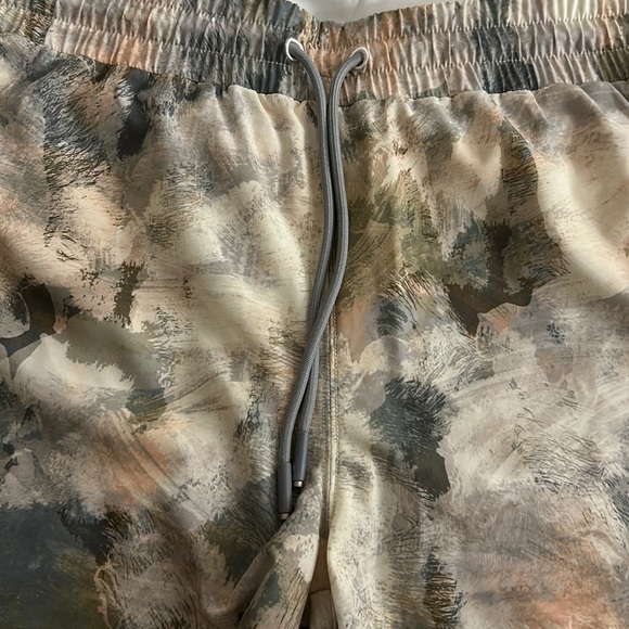 JOHNNY WAS CALME ELASTIC WAIST MULTI COLOR SHORTS - Picture 3 of 3